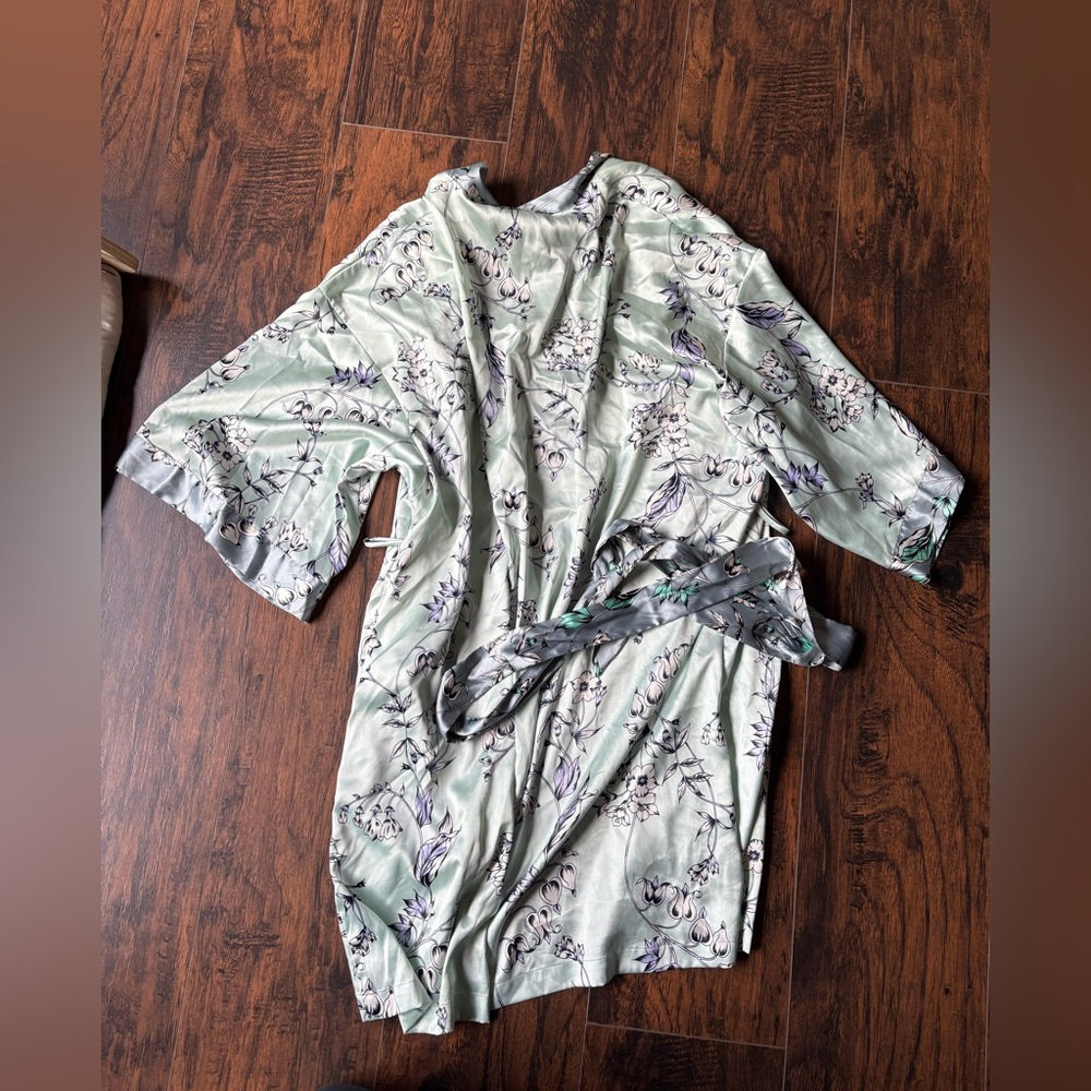 Victoria's Secret Floral Robe - Light Blue and Purple